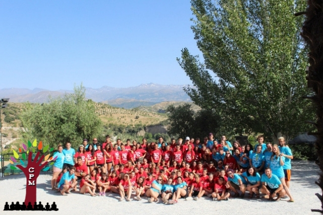 Monitores de las Colonias Padre Manjón y alumnos en las Colonias de Verano de 2017 